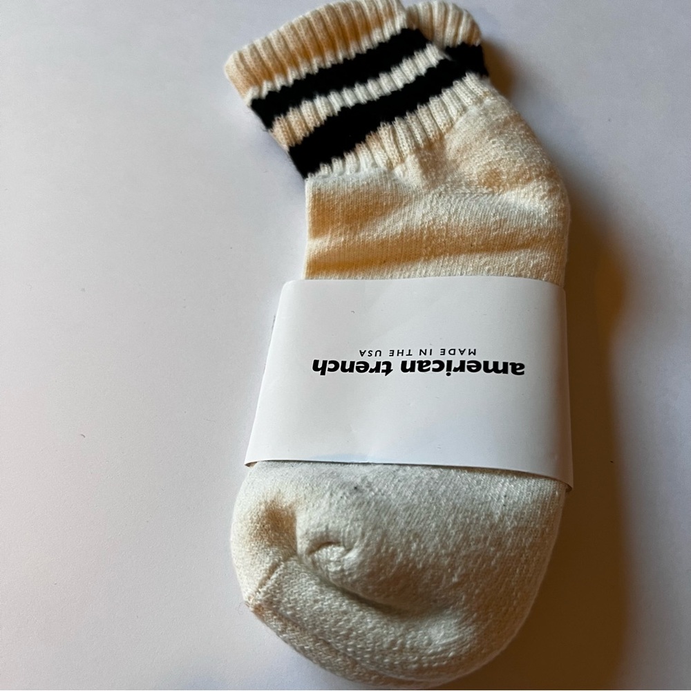 AMERICAN TRENCH WOMENS RETRO QUARTER CREW STRIPE SOCKS CREAM BLACK STRIPE OS NWT - Picture 5 of 12